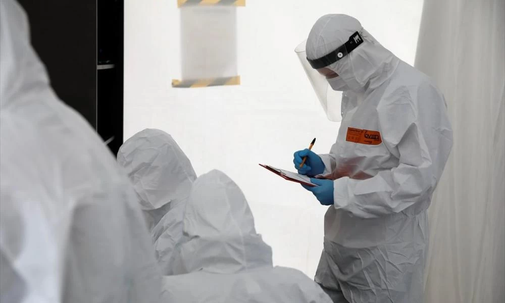 Πολωνία: "Kαλπάζει" ο φονικός ιός στην χώρα